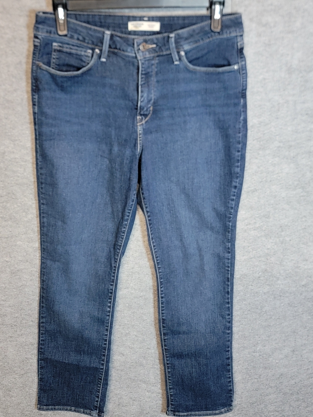 Levi's Totally Shaping Straight
